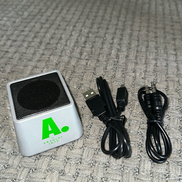 Mini speaker - Picture 1 of 8
